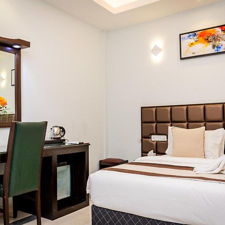 Viveka Hotel Colombo Kalubowila West Buitenkant foto