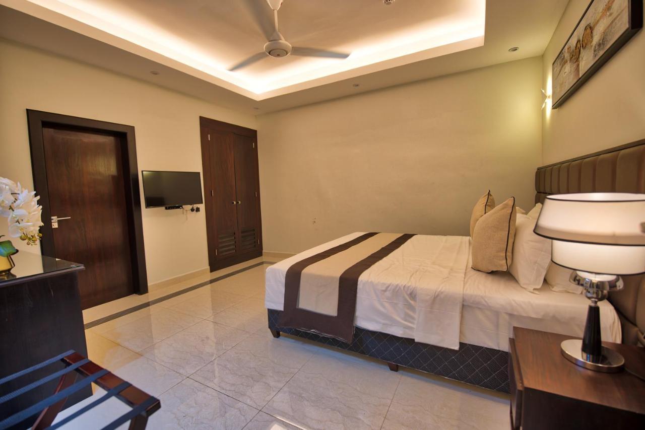 Viveka Hotel Colombo Kalubowila West Buitenkant foto