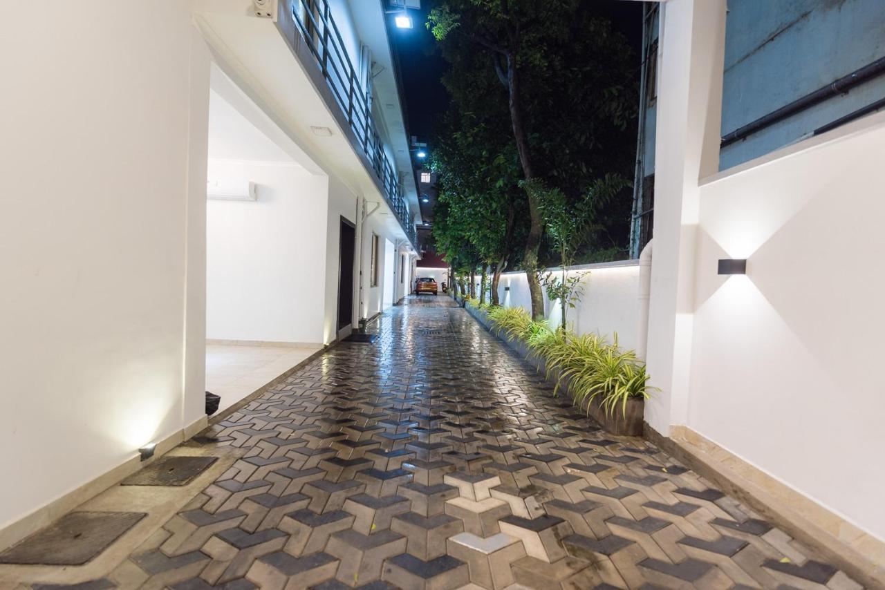 Viveka Hotel Colombo Kalubowila West Buitenkant foto